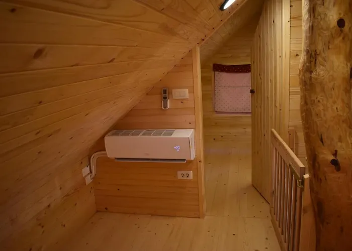 Alojamento de Turismo Rural Glamping Organic Farm Slibar Tržič