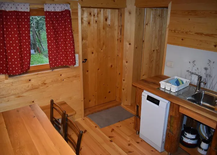 Glamping Organic Farm Slibar Vakantieboerderij