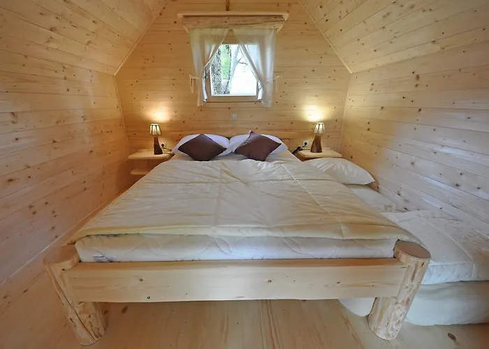 Alojamento de Turismo Rural Glamping Organic Farm Slibar Tržič