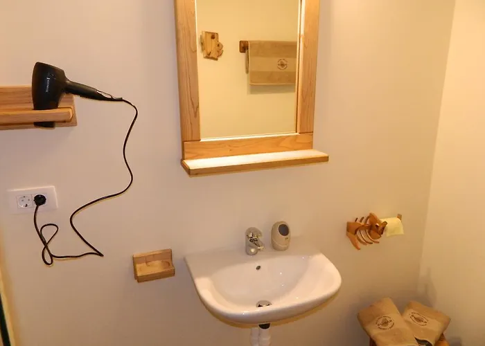 Glamping Organic Farm Slibar Alojamento de Turismo Rural *