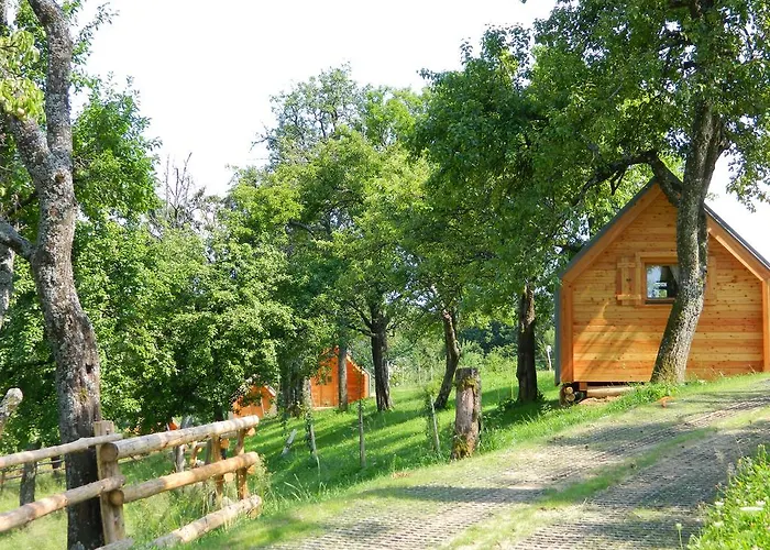 Glamping Organic Farm Slibar مزرعة للإقامة *