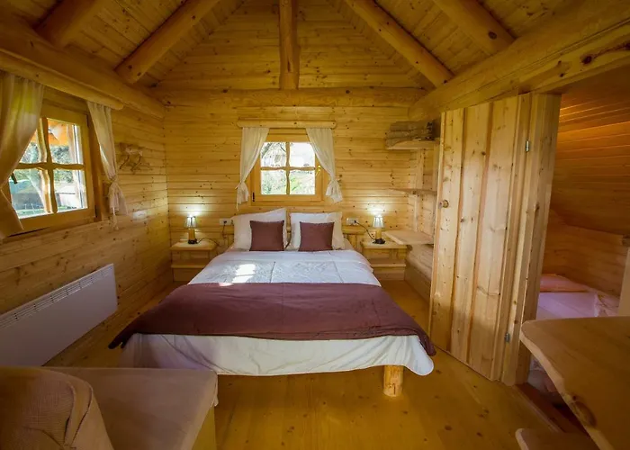 Glamping Organic Farm Slibar مزرعة للإقامة *