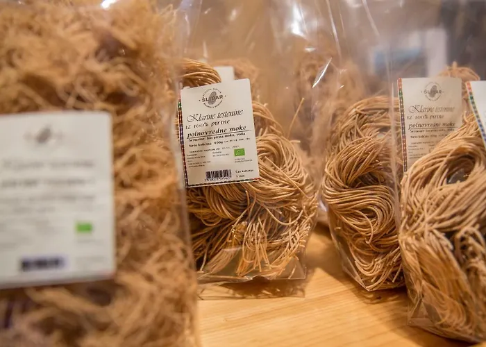 Alojamento de Turismo Rural Glamping Organic Farm Slibar